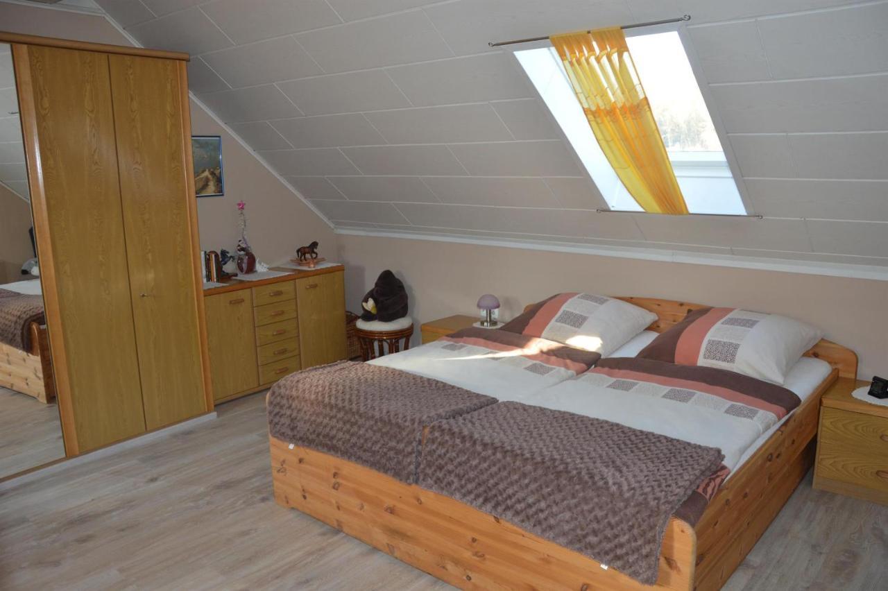 Ferienwohnung Auszeit Waxweiler Exteriör bild